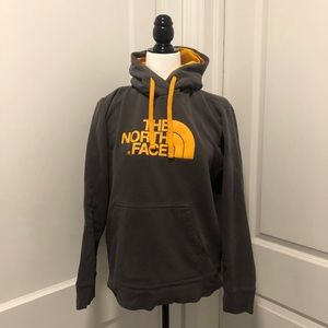 NORTH FACE HOODIE SIZE MEDIUM MENS IN GOOD CONDITION NO RIPS PRE OWNED